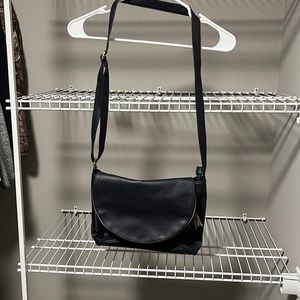 NWOT * Navy Flap Purse with Adjustable Strap